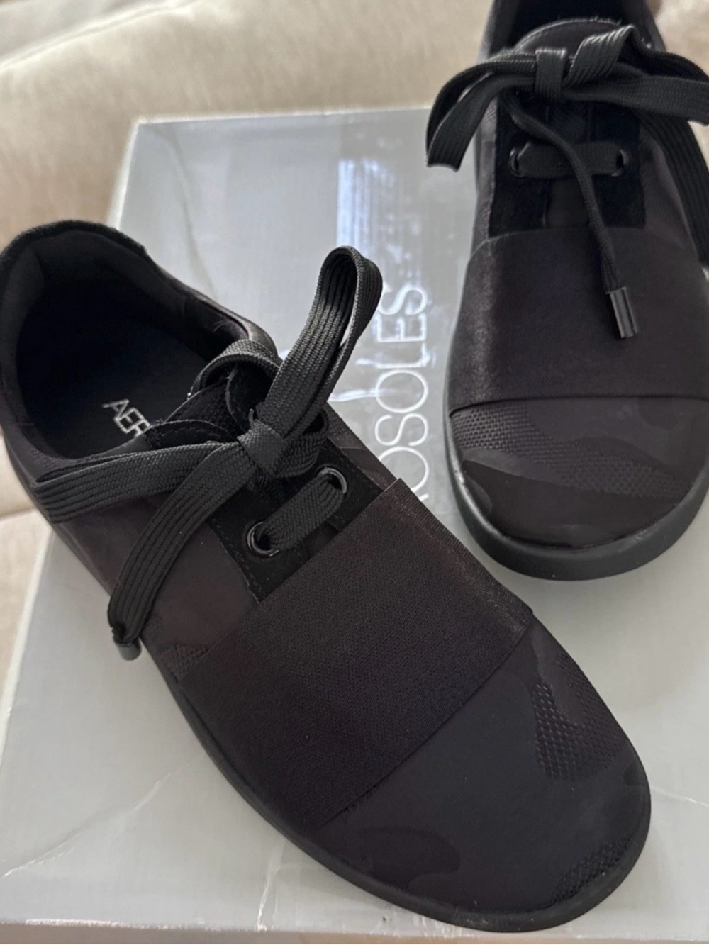 Aerosoles Women’s Black Sneakers Shoes New Size 5.5